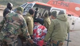 आदि कैलाश से दर्शन कर लौट रहे पर्यटकों की कार हादसे का शिकार, घायलों को एयरलिफ्ट किया गया