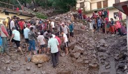 उत्तरकाशी और पौड़ी में गरज के साथ मूसलाधार बारिश, दो सड़कें बहीं, आवागमन हुआ ठप