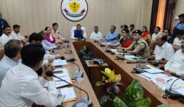 मुख्यमंत्री ने की कुमाऊँ मण्डल में पेयजल, विद्युत आपूर्ति सहित विभिन्न विकास कार्यों की समीक्षा, जिलाधिकारी नैनीताल को कैंची धाम में यात्रियों के लिए ऑनलाइन रजिस्ट्रेशन की व्यवस्था करने के दिये निर्देश