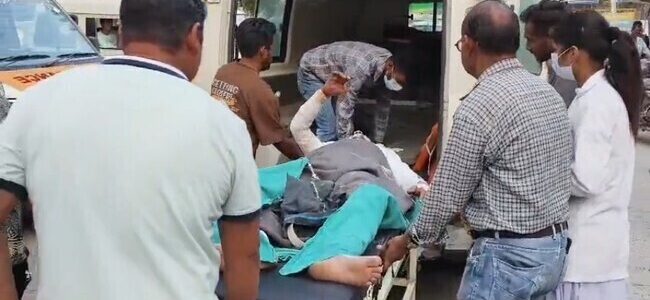 जंगल की आग में झुलसकर 4 वनकर्मियों की मौत, 4 घायल, अल्मोड़ा के बिंसर सेंचुरी क्षेत्र की घटना जंगल की आग में झुलसकर 4 वनकर्मियों की मौत, 4 घायल, अल्मोड़ा के बिंसर सेंचुरी क्षेत्र की घटना