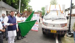 Uttarakhand मुख्यमंत्री धामी ने राज्य की पहली लैब ऑन व्हील्स-मोबाइल साइंस लैब को दिखाई हरी झंडी, पीएम श्री राजकीय इण्टर कॉलेज भीमावाला के छात्र-छात्राओं के साथ संवाद भी किया