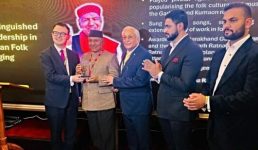 ब्रिटिश संसद में सम्मानित हुए गढ़रत्न नरेंद्र सिंह नेगी, गूंजा ‘ठंडो रे ठंडो’ उत्तराखंड का पहाड़ी गीत