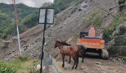 केदारघाटी में आपदा प्रभावित क्षेत्रों में क्षतिग्रस्त पैदल मार्ग एवं सड़क मार्गों का निर्माण कार्य जारी, सोनप्रयाग एवं गौरीकुंड के बीच रोड खुली