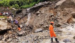 बारिश और बादल फटने से केदारनाथ पैदल मार्ग में भारी तबाही, टिहरी में एक ही परिवार के 3 लोगों की मौत, पूरे प्रदेश में 9 मौत और 5 लोग लापता