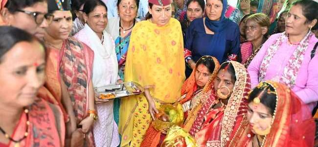 कैबिनेट मंत्री रेखा आर्या की अध्यक्षता में चोपता में आयोजित हुआ बहुउद्देशीय शिविर, स्थानीय जनप्रतिनिधियों एवं ग्रामीणों ने दर्ज की विभिन्न समस्याएं कैबिनेट मंत्री रेखा आर्या की अध्यक्षता में चोपता में आयोजित हुआ बहुउद्देशीय शिविर, स्थानीय जनप्रतिनिधियों एवं ग्रामीणों ने दर्ज की विभिन्न समस्याएं