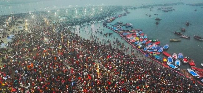 प्रयागराज में महाकुंभ मेले की भव्य शुरुआत, 40 करोड़ से ज्यादा लोगों के इस महाकुंभ में शामिल होने की उम्मीद