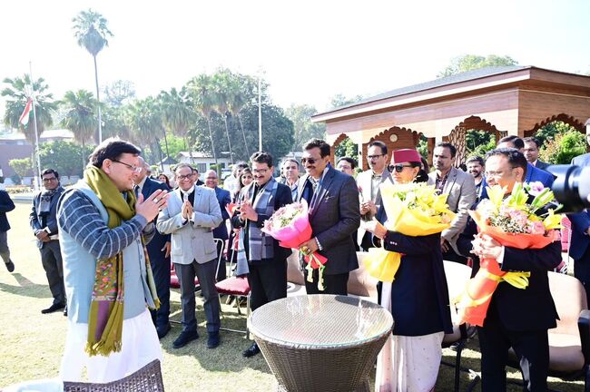 नये साल पर मुख्यमंत्री को शुभकामनाएं देने वालों का तांता, सीएम ने कहा नव वर्ष पर हमें नए संकल्प के साथ आगे बढ़ना है