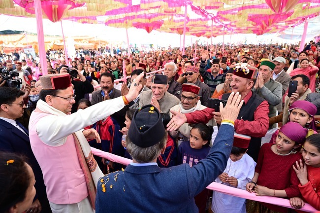 सीएम धामी ने त्यूनी, देहरादून में आयोजित मुख्य सेवक संवाद-आपके द्वार कार्यक्रम में किया प्रतिभाग, महासू महाराज मंदिर परिसर के पुनर्निर्माण के लिए 120 करोड़ का किया प्रावधान