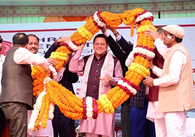 उत्तराखंड में सर्वप्रथम समान नागरिक संहिता लागू किये जाने पर मुख्यमंत्री धामी का गजरौला, उत्तर प्रदेश में हुआ सम्मान, कहा जाति, धर्म, लिंग के आधार पर होने वाले कानूनी भेदभाव को खत्म करने का संविधानिक उपाय है यूसीसी