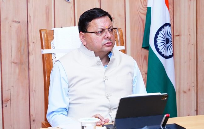 Uttarakhand सीएम धामी ने सभी जिलाधिकारियों की बैठक ली, दिये कड़े निर्देश