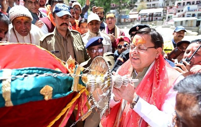Chardham Yatra 2025, गंगोत्री और यमुनोत्री धाम के कपाट श्रद्धालुओं के लिए खुले, प्रधानमंत्री नरेन्द्र मोदी के नाम से दोनों धामों में की गई पहली पूजा