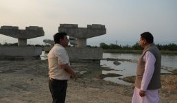 मुख्यमंत्री ने किया भारत-नेपाल सीमा पर निर्माणाधीन मार्ग का निरीक्षण, बनबसा से नेपाल सीमा तक बनने वाला यह मार्ग रणनीतिक, व्यापारिक और सामरिक दृष्टिकोण से अत्यंत महत्वपूर्ण है