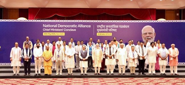 मुख्यमंत्री परिषद की बैठक में सीएम धामी ने उत्तराखण्ड में लागू यूसीसी पर प्रस्तुतिकरण दिया, मार्गदर्शन और सहयोग के लिए प्रधानमंत्री और गृह मंत्री को धन्यवाद दिया मुख्यमंत्री परिषद की बैठक में सीएम धामी ने उत्तराखण्ड में लागू यूसीसी पर प्रस्तुतिकरण दिया, मार्गदर्शन और सहयोग के लिए प्रधानमंत्री और गृह मंत्री को धन्यवाद दिया