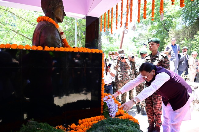 मुख्यमंत्री धामी ने थराली के चेपड़ों गांव में अशोक चक्र विजेता शहीद भवानी दत्त जोशी की स्मृति में आयोजित शौर्य महोत्सव में प्रतिभाग किया, कहा शहीदों का सम्मान हमारा कर्तव्य