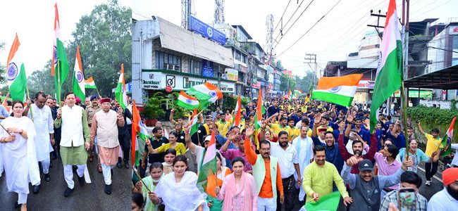 सीएम धामी ने जनप्रतिनिधियों, हजारों की संख्या में युवाओं, छात्र- छात्राओं, महिलाओं एवं बच्चों के साथ तिरंगा यात्रा का नेतृत्व किया सीएम धामी ने जनप्रतिनिधियों, हजारों की संख्या में युवाओं, छात्र- छात्राओं, महिलाओं एवं बच्चों के साथ तिरंगा यात्रा का नेतृत्व किया