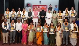 Uttarakhand किसे मिला इस बार शैलेश मटियानी राज्य शैक्षिक पुरस्कार, राजभवन में हुआ आयोजन, देखिए पूरी लिस्ट