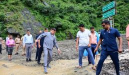Uttarakhand जन्मदिवस पर प्राकृतिक आपदा के मोर्चे पर जूझते रहे मुख्यमंत्री धामी, तहसील दिवस में जुड़े लोगों से भी किया वर्चुअल संवाद
