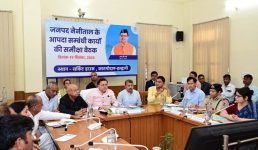 CM धामी का सख्त निर्देश, आपदा प्रभावित क्षेत्रों में तेज़ी से राहत और पुनर्निर्माण कार्य सुनिश्चित करें, नैनीताल जिले में की महत्वपूर्ण बैठक﻿