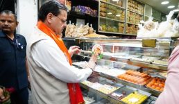 देश भर में GST दरों में मिली छूट से लोगों में ख़ुशी की लहर, उत्तराखंड में सीएम ने व्यापारियों से लिया जीएसटी स्लैब पर फीडबैक, कहा घटे GST का लाभ आम जन तक पहुंचाएं