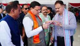 मुख्यमंत्री धामी ने देहरादून के कुंआवाला बाजार में ‘स्वदेशी अपनाओ’ तथा जीएसटी की नई दरों के व्यापक प्रचार-प्रसार हेतु जनजागरूकता कार्यक्रम के अंतर्गत बाजार भ्रमण किया