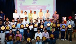 मुख्यमंत्री पुष्कर सिंह धामी ने बोर्ड परीक्षा के मेधावियों को किया पुरस्कृत, कहा बीते चार साल में रिकॉर्ड 25 हजार युवाओं को पारदर्शिता के साथ मिली सरकारी नौकरी