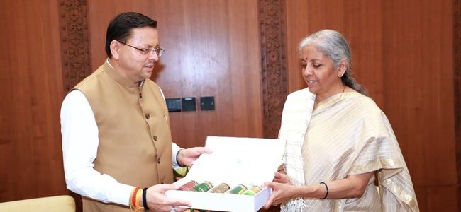 सीएम धामी ने केंद्रीय वित्त मंत्री निर्मला सीतारमण से भेंट की, राज्य से संबंधित विभिन्न महत्वपूर्ण विषयों पर विस्तृत चर्चा की सीएम धामी ने केंद्रीय वित्त मंत्री निर्मला सीतारमण से भेंट की, राज्य से संबंधित विभिन्न महत्वपूर्ण विषयों पर विस्तृत चर्चा की