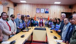 ‘उत्तराखण्ड @25: लुकिंग बैक-लुकिंग फॉरवर्ड’ पुस्तक का मुख्यमंत्री ने किया विमोचन, दून पुस्तकालय एवं शोध केंद्र तथा भारतीय लोक प्रशासन संस्थान द्वारा प्रकाशित