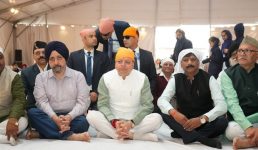 सीएम धामी ने गुरुनानक जयंती एवं कार्तिक पूर्णिमा के अवसर पर गुरुद्वारा श्री गुरूसिंह सभा रेसकोर्स में मत्था टेका, प्रदेशवासियों व विशेष रूप से सिख समुदाय को हार्दिक शुभकामनाएं दीं