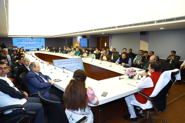 दिल्ली में सीएम धामी ने प्रवासी उत्तराखण्डी अधिवक्ताओं के साथ संवाद किया, कहा राज्य के व्यापक हितों को ध्यान में रखते हुए ऐतिहासिक और कठोर कानून लागू किए हैं