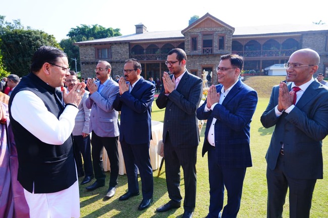 सीएम धामी की अध्यक्षता में मुख्यमंत्री आवास पर IAS अधिकारियों की अनौपचारिक बैठक आयोजित, प्रशासन को तेज़, पारदर्शी और जन-केंद्रित कार्य शैली अपनाने का आह्वान किया