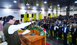 संविधान दिवस: मुख्यमंत्री धामी ने पुलिस लाइन देहरादून में भारत के संविधान की उद्देशिका की शपथ दिलाई, नए आपराधिक कानूनों के व्यापक प्रचार-प्रसार के लिए अभियोजन विभाग को सहायता राशि उपलब्ध कराने की घोषणा