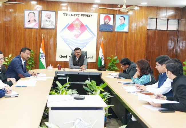 Uttarakhand पीएमश्री स्कूलों में कम्प्यूटर लैब एवं पुस्तकालयों की स्थापना में तेजी लायी जाए, मुख्य सचिव ने अधिकारियों को दिए निर्देश