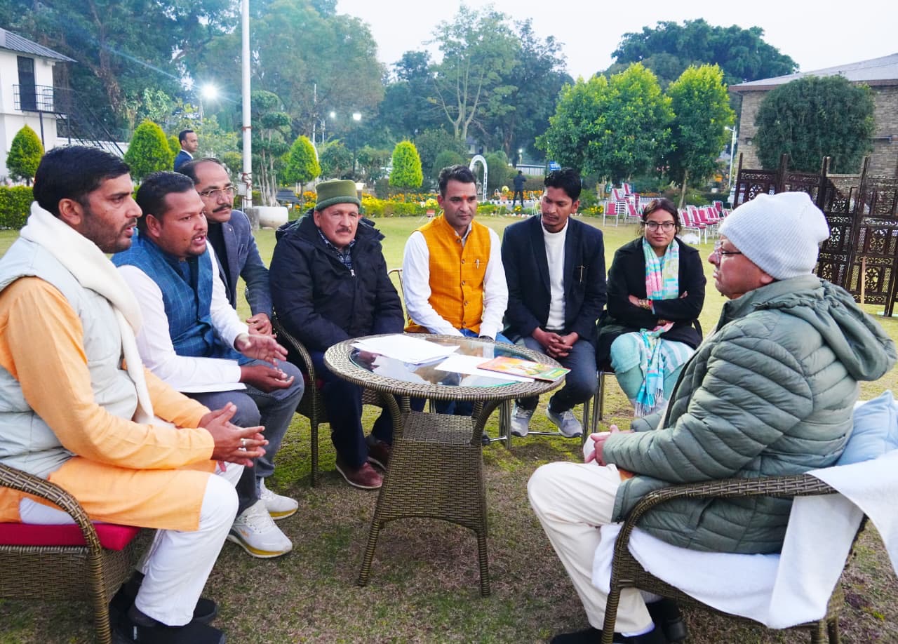 घनसाली क्षेत्र के प्रतिनिधिमंडल ने पिलखी स्वास्थ्य सेवाओं के उन्नयन हेतु मुख्यमंत्री धामी से की मुलाकात, सीएम के आश्वासन के बाद हड़ताल की स्थगित