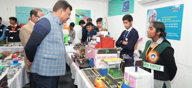 Uttarakhand मुख्य सचिव ने की वीडियो कॉन्फ्रेंसिंग के माध्यम से छात्र-छात्राओं से बातचीत, किया ‘शिक्षा की बात’ कार्यक्रम में प्रतिभाग