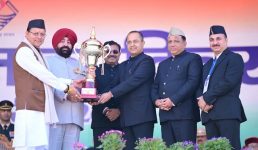 Uttarakhand गणतंत्र दिवस के राज्य स्तरीय समारोह में सूचना विभाग की झांकी ने लगातार तीसरी बार प्राप्त किया प्रथम स्थान