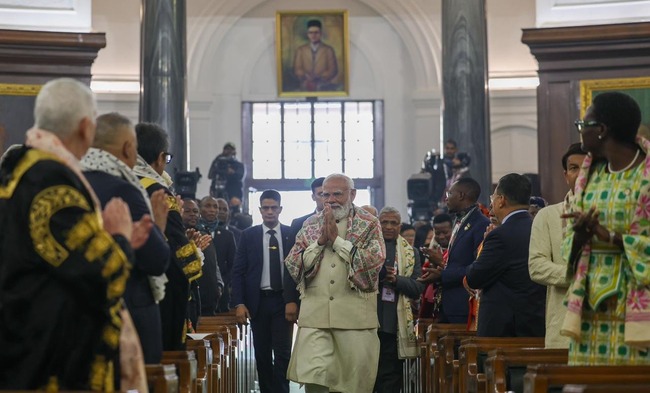 पीएम मोदी बोले भारत में लोकतंत्र का अर्थ है अंतिम व्यक्ति तक सेवाएं पहुंचाना, राष्ट्रमंडल देशों के लोकसभा अध्यक्षों और पीठासीन अधिकारियों के सम्मेलन को संबोधित किया