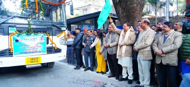 उत्तराखंड परिवहन निगम के बेड़े में 100 नई बसें शामिल, मुख्यमंत्री कैम्प कार्यालय से मुख्यमंत्री ने किया फ्लैग ऑफ