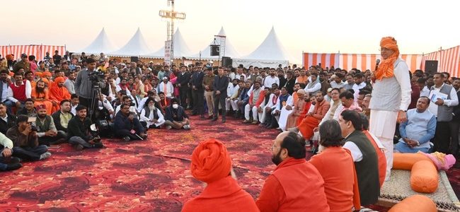 सीएम धामी हरिद्वार में एक्शन मोड में, चौपाल में सुनी समस्याएं, मौके पर दिए समाधान के आदेश