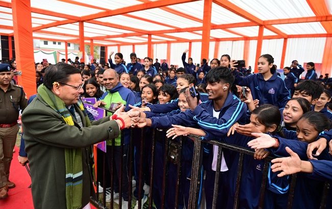 मुख्यमंत्री पुष्कर सिंह धामी ने मुख्यमंत्री चैम्पियनशिप ट्रॉफी 2025-26 के समापन समारोह में प्रतिभाग किया, देहरादून जनपद को विजेता ट्रॉफी एवं 5 लाख रुपये का चेक प्रदान किया