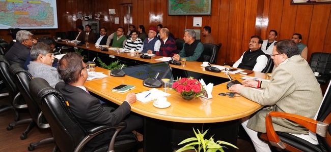 Uttarakhand मुख्यमंत्री ने की राज्य में प्रस्तावित एवं निर्माणाधीन रेल परियोजनाओं की समीक्षा, कहा एस्केप टनल को समानांतर सड़कों (पैरेलल रोड्स) के रूप में किया जाए विकसित