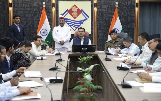 एलपीजी गैस अवैध संग्रहण, कालाबाजारी पर अब सीधे जेल, आवश्यक वस्तु अधिनियम 1955 व बीएनएस के प्राविधानों के अन्तर्गत होगी कार्यवाही, डीएम ने दिए निर्देश