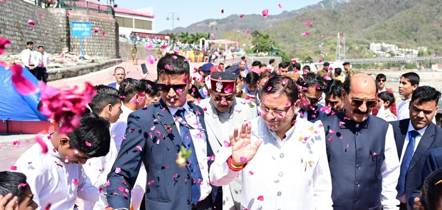 मुख्यमंत्री ने अन्तराष्ट्रीय योग महोत्सव का किया शुभारम्भ, आज विश्व के 180 से अधिक देशों में मनाया जा रहा योग दिवस