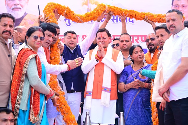 CM धामी ने चम्पावत में 36.83 करोड़ की 17 परियोजनाओं का लोकार्पण और शिलान्यास किया, गांधी चौक में स्थापित 100 फीट ऊंचे राष्ट्रीय ध्वज का अनावरण भी किया