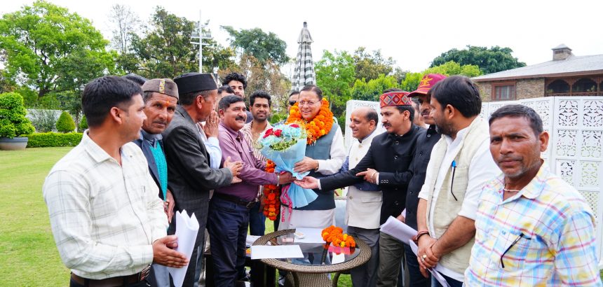 Uttarakhand दिवारीखौल जोखणी मोटर मार्ग की वित्तीय स्वीकृति के लिये क्षेत्रीय जनप्रतिनिधियों ने मुख्यमंत्री का जताया आभार