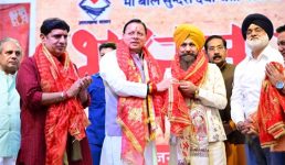 मुख्यमंत्री पुष्कर सिंह धामी ने काशीपुर में मां बाल सुंदरी मंदिर में पूजा-अर्चना कर प्रदेश के चहुंमुखी विकास और सुख-शांति की कामना की