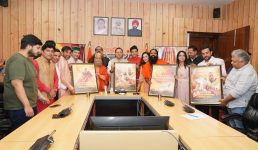 श्री बाबा नीब करौरी महाराज पर आधारित फिल्म के प्रोमो और पोस्टर का लोकार्पण, मुख्यमंत्री धामी ने किया