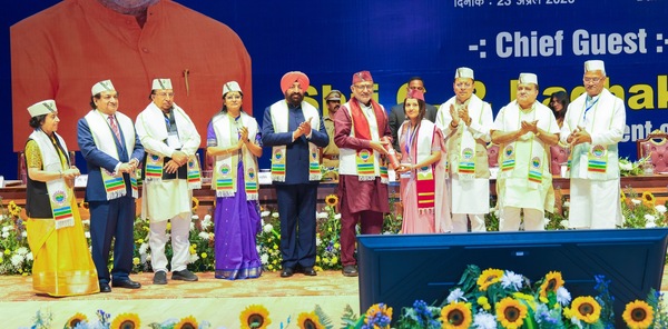 उपराष्ट्रपति ने एम्स ऋषिकेश के छठे दीक्षांत समारोह को संबोधित किया, स्नातकों से सहानुभूति, सत्यनिष्ठा और राष्ट्र निर्माण के प्रति प्रतिबद्धता के साथ सेवा करने का आह्वान किया