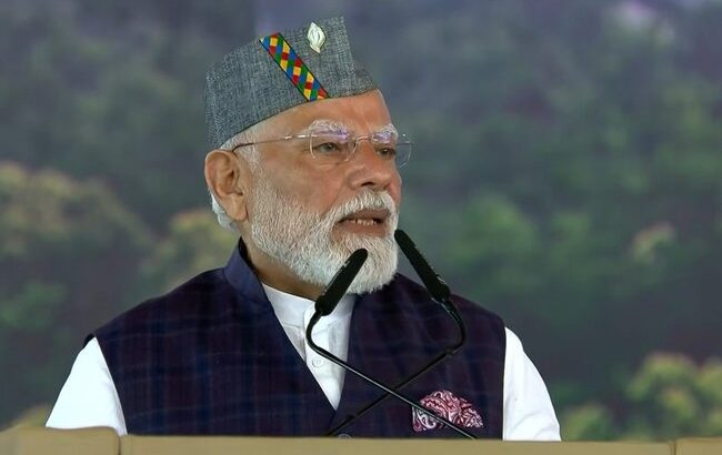 दिल्ली-देहरादून एक्सप्रेस-वे के उद्घाटन कार्यक्रम में प्रधानमंत्री मोदी का जबरदस्त लोकल कनेक्ट, पहाड़ी बोली-भाषा के शब्दों को दी अपने भाषण में जगह