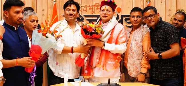 चारधाम में यात्रियों की संख्या सीमित न करने के राज्य सरकार के निर्णय का स्वागत, तीर्थ पुरोहितों, होटल एवं ट्रैवल संगठनों ने मुख्यमंत्री पुष्कर सिंह धामी का जताया आभार