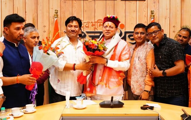 चारधाम में यात्रियों की संख्या सीमित न करने के राज्य सरकार के निर्णय का स्वागत, तीर्थ पुरोहितों, होटल एवं ट्रैवल संगठनों ने मुख्यमंत्री पुष्कर सिंह धामी का जताया आभार